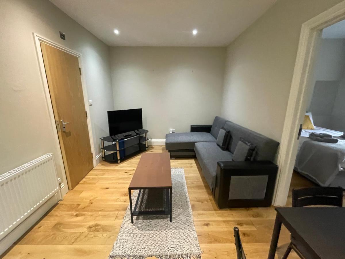 Appartement Lovely 1 Bedroom With On Street Parking *